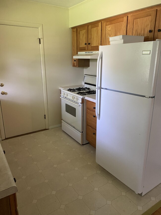 Building Photo - 706 S Taylor Dr