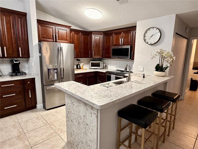 Building Photo - 3064 S Oakland Forest Dr