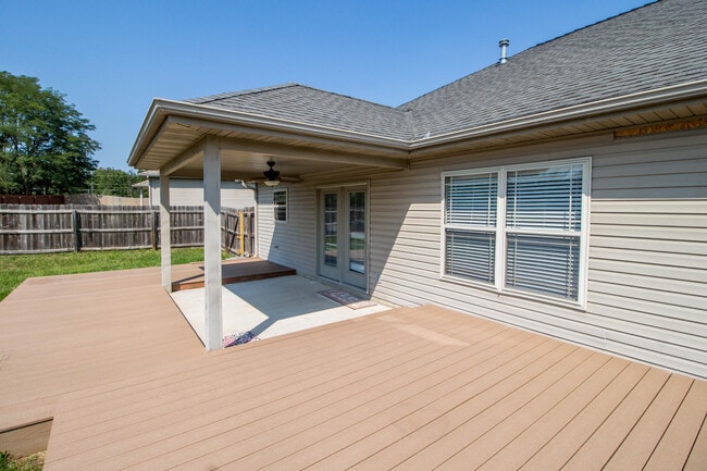 Building Photo - 4800 Burbank Loop