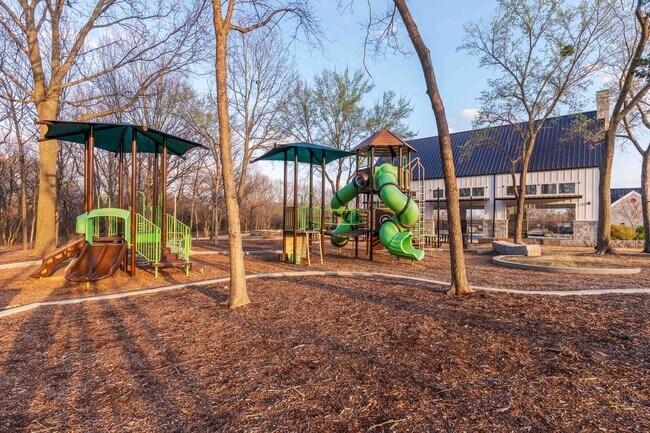 Building Photo - 1829 Leo Dr