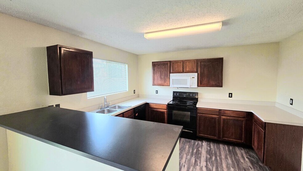 Building Photo - 8103 Zephyr Ct