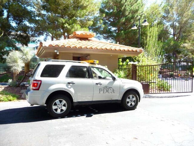 Building Photo - 2 Bed/ 2 Bath upstairs Condo in Guard Gated Painted Desert