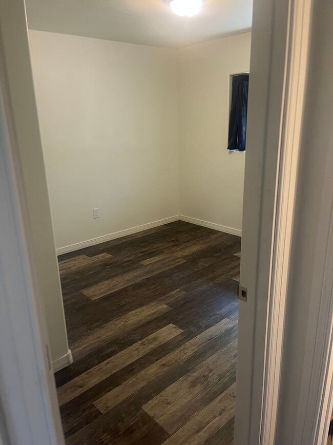 Building Photo - Cozy remodeled 2 Bedroom 1 Bathroom Cottag...