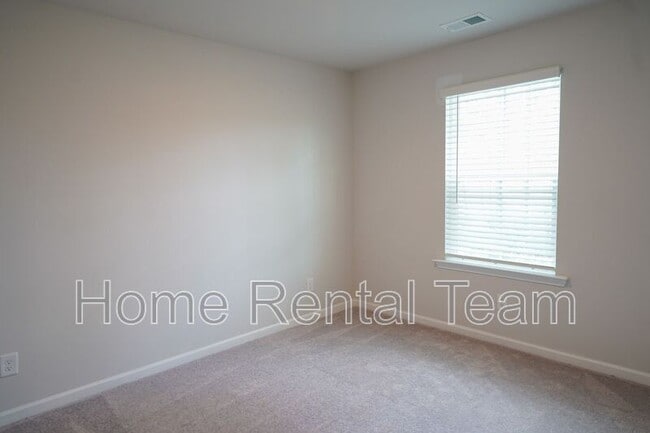 Building Photo - 111 Saltgrass Ln