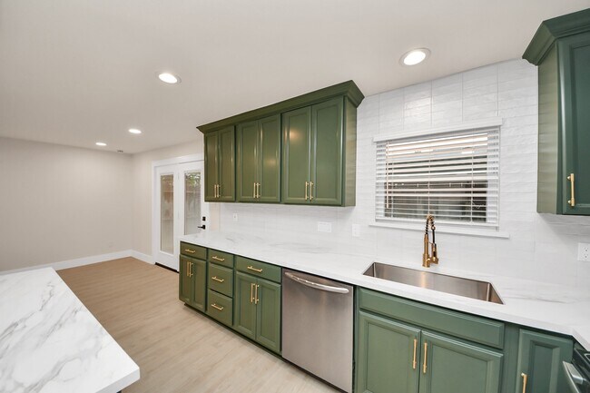 Building Photo - 14647 Perthshire Rd