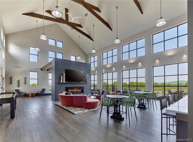 Building Photo - 9 Monticello Dr