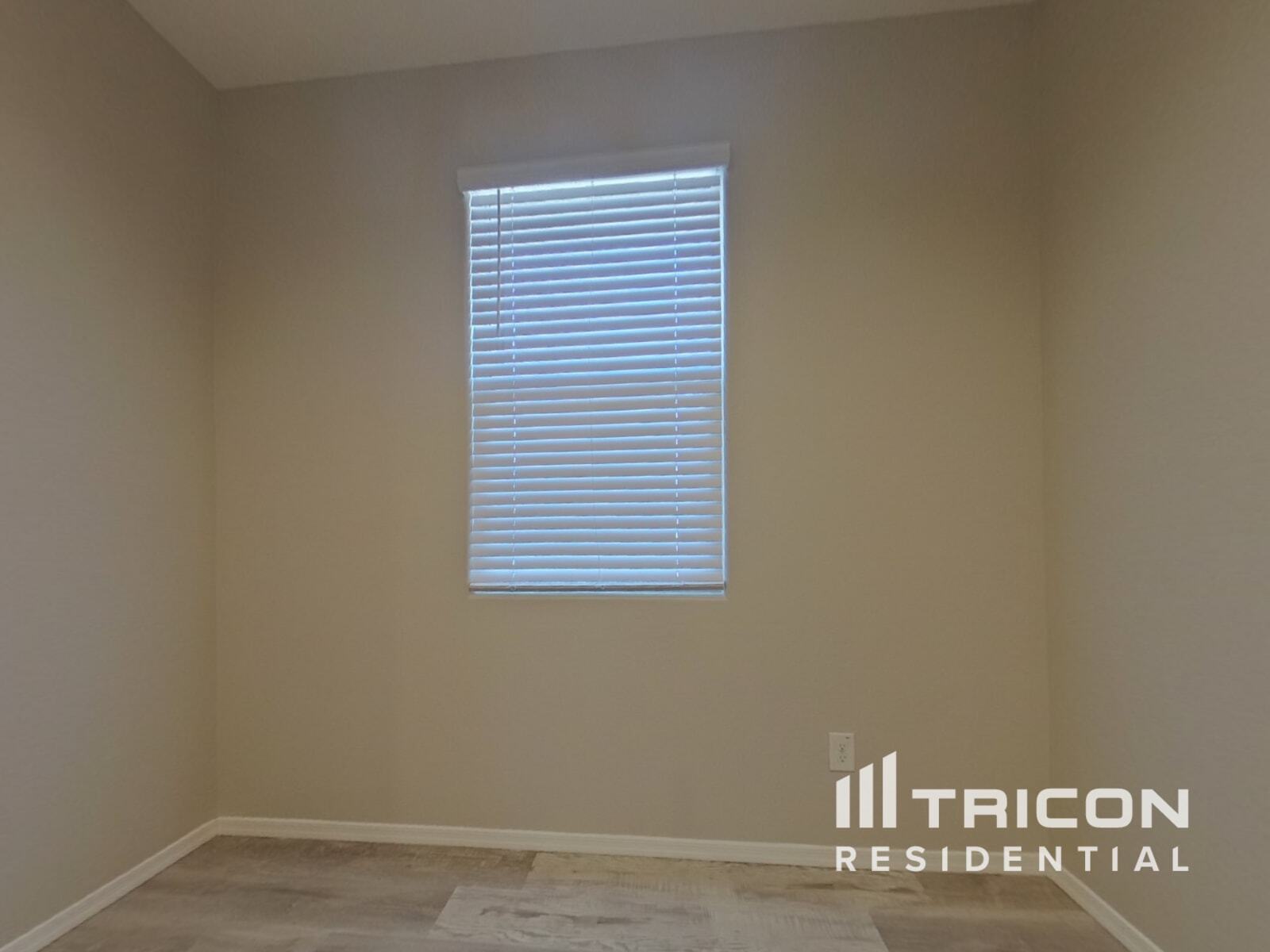 Building Photo - 31062 W Mulberry Dr
