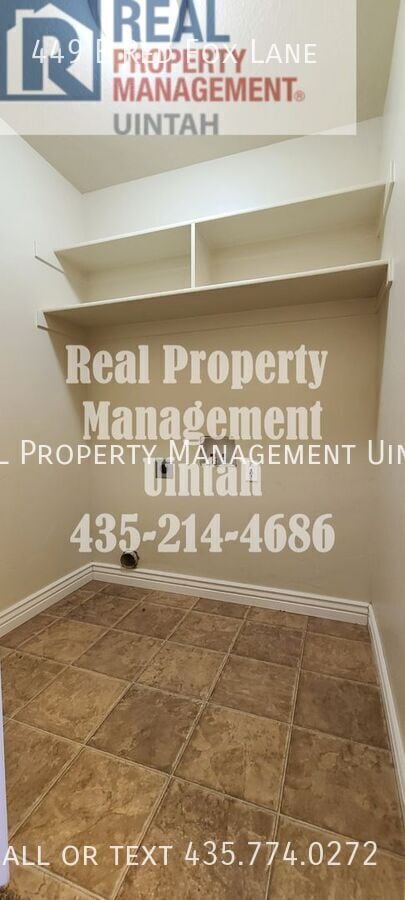 Building Photo - 449 Redfox Ln