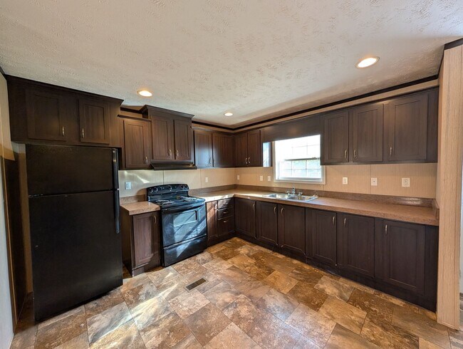 Building Photo - Great Swannanoa Cottage