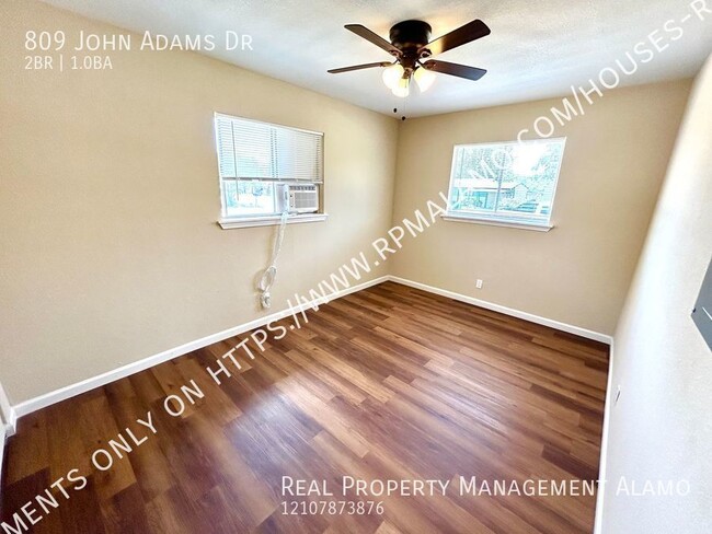 Building Photo - **MOVE-IN SPECIAL** AVAILABLE NOW! 2 Bedro...