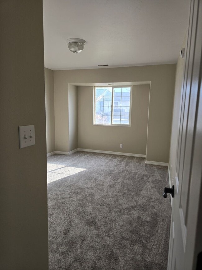 Building Photo - Spacious 3 Bed | 2 Bath on Large Corner Lot – Twin Falls