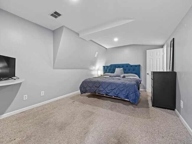 Building Photo - 9738 Northfork Dr