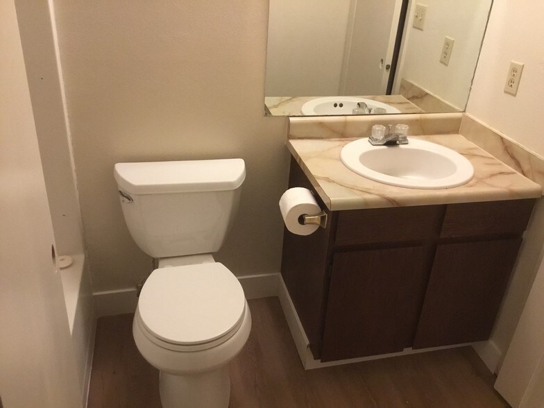 Bathroom - 697 Diamondback Dr