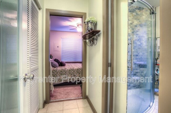 Building Photo - 1308 NW 16th St