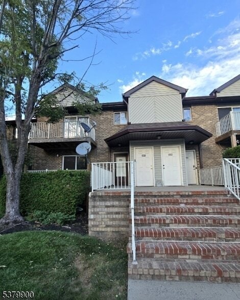 Primary Photo - 4605 Birchwood Ct