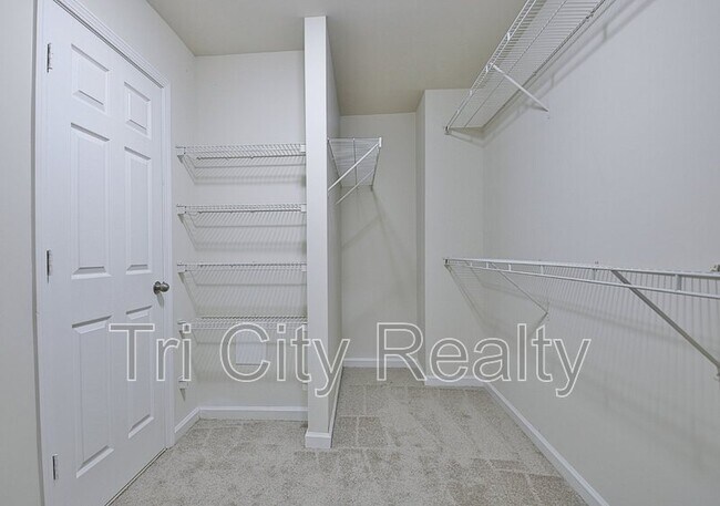 Building Photo - 111 Covington Terrace