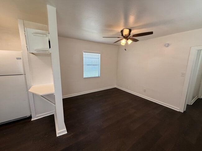 Building Photo - 1865 29th Ave N