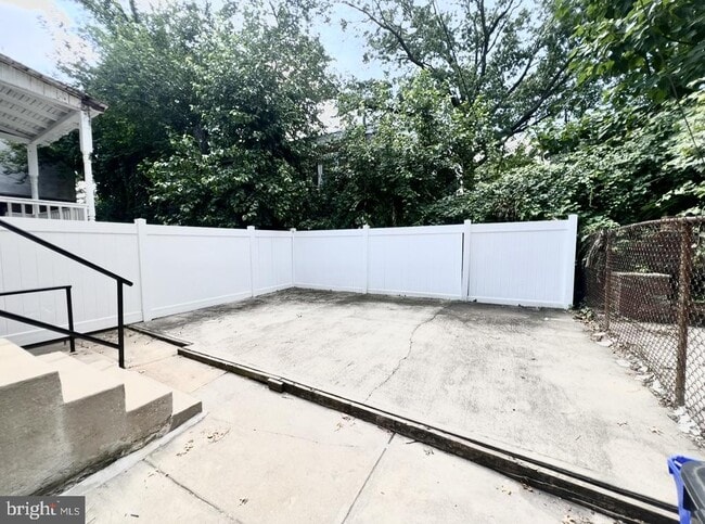 Building Photo - 2106 E Chelten Ave