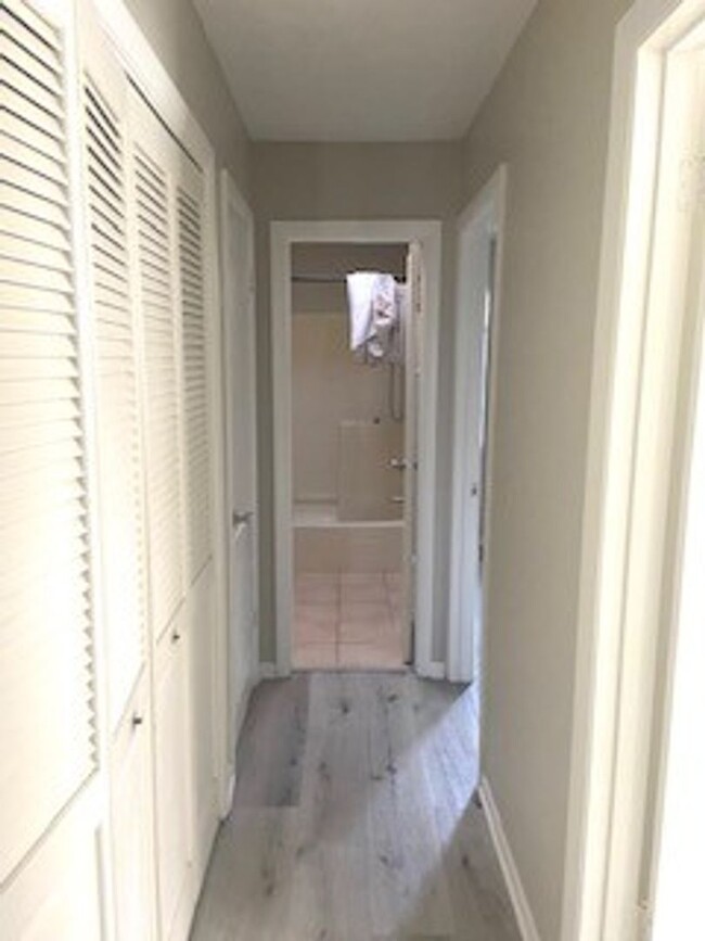 Building Photo - Beautiful home on quiet cul-de-sac! Very c...