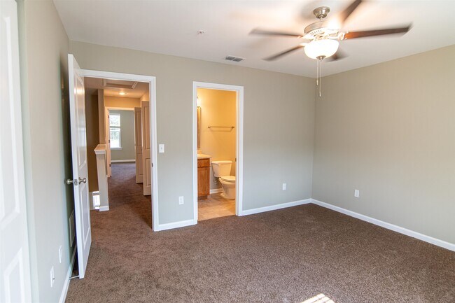 Building Photo - 2200 Del Carmel Way