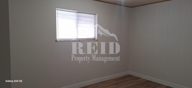 Building Photo - East Bremerton Rambler - 3 Bed 1 Bath with Garage and Carport Parking