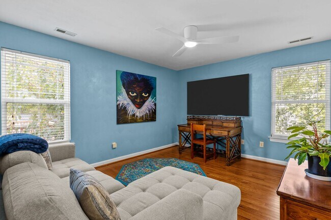 Building Photo - Norfolk Furnished rental Near ODU/NSU