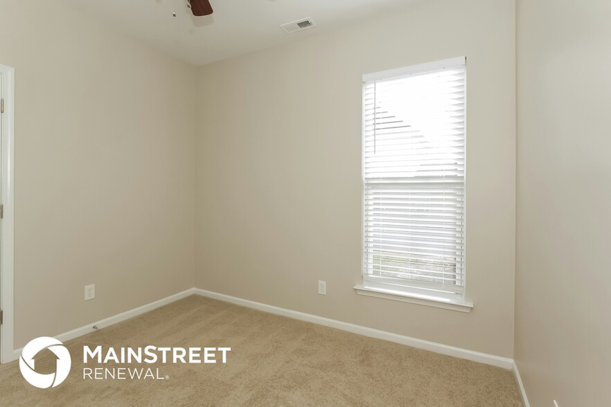 Building Photo - 4104 Vance Rd N