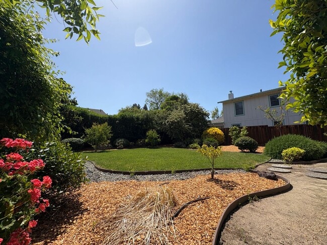 Building Photo - Charming Palo Alto Home with Beautiful Lan...