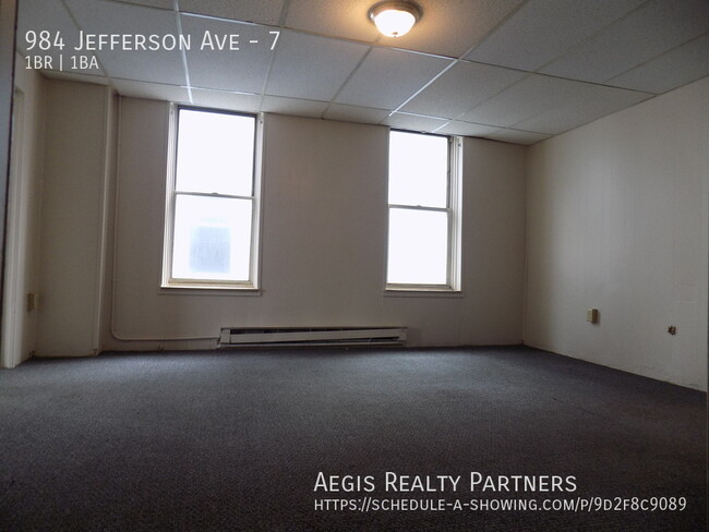 Building Photo - Great 1 Bedroom Apartment!