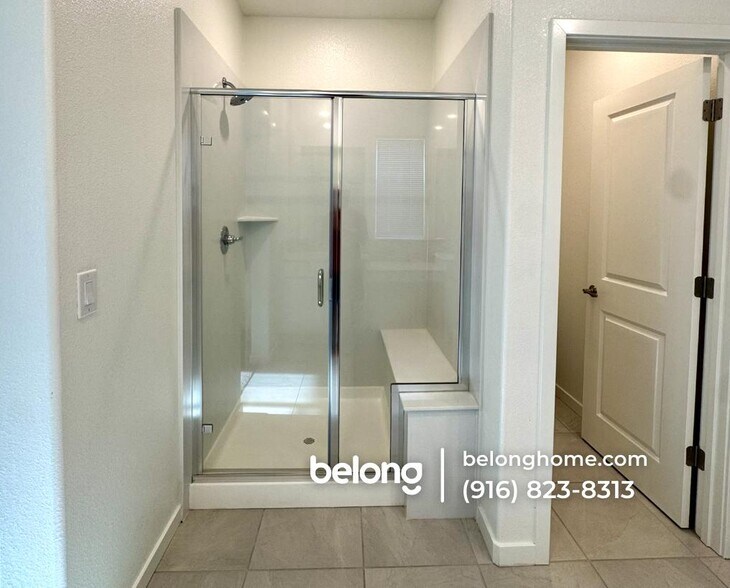 Building Photo - 1648 Chanticleer Ln