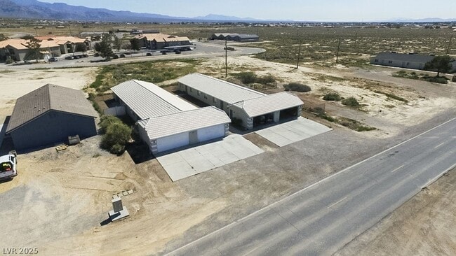 Building Photo - 2021 S Dandelion St