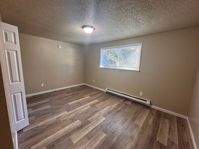 Building Photo - HANGMAN VALLEY 4 BEDROOM HOME