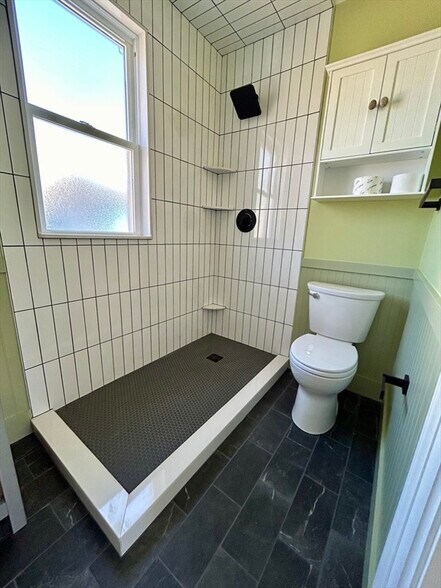 Building Photo - 35 Amherst St