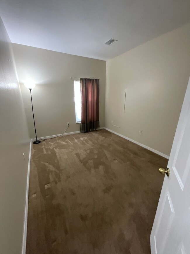 Building Photo - Rental in Brighton Lakes