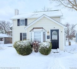 Building Photo - 49 Hovey St