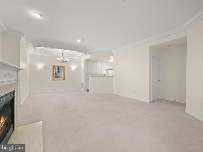 Building Photo - 10713 Symphony Way