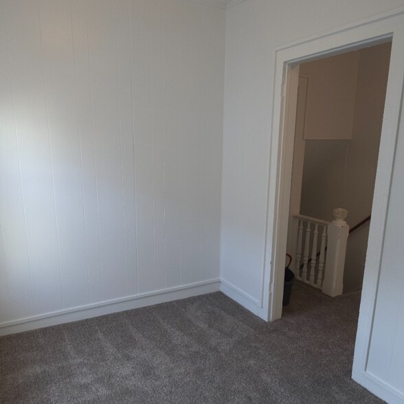 Building Photo - 19-21-21 Mcdougall Ave