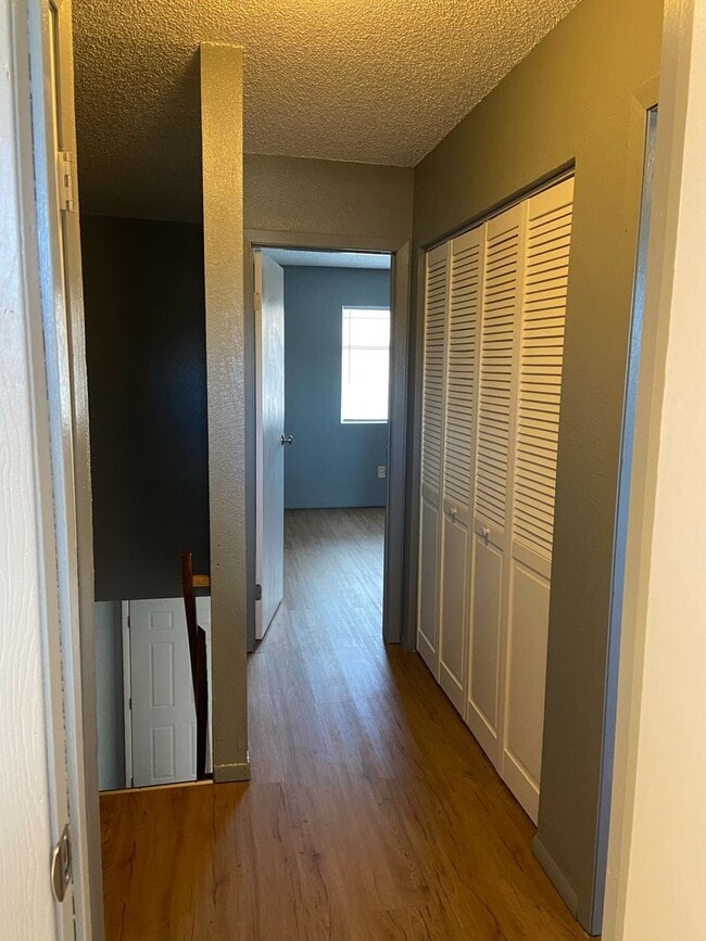 Building Photo - Stunning 2 Bed/2 Bath Townhome near Ft Carson!