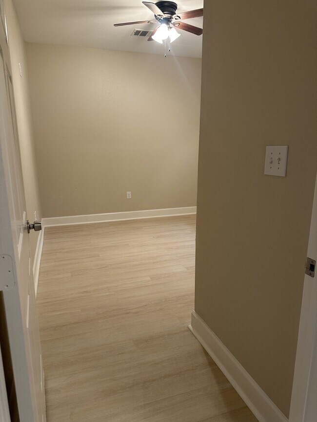 Building Photo - 1820 Jacquelyn Dr