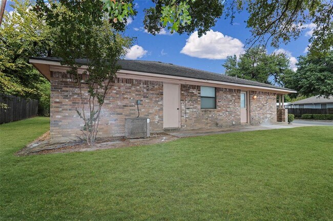 Building Photo - 1227 Homeplex Ct