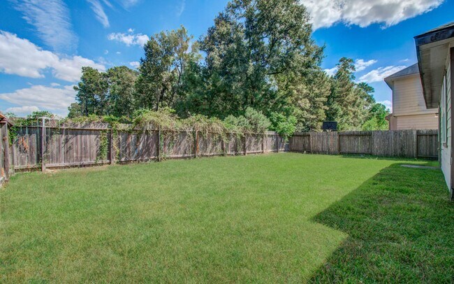 Building Photo - Open Layout & Large Backyard in Houston’s Evergreen Villas – 3 Beds, 2½ Baths