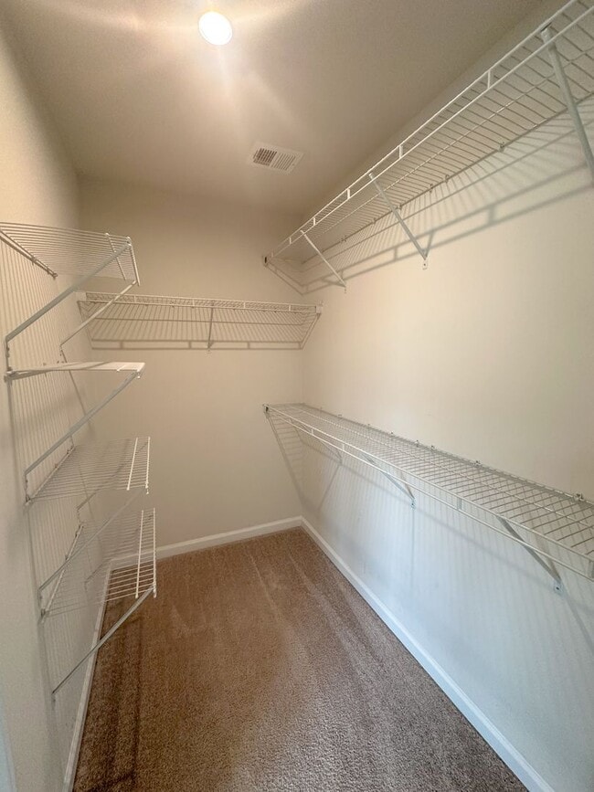 Building Photo - Village Oaks Townhome 3bed/2.5Bath