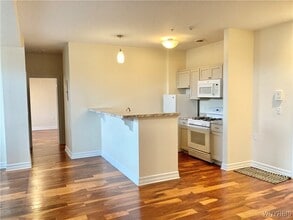 Building Photo - 481 Franklin St