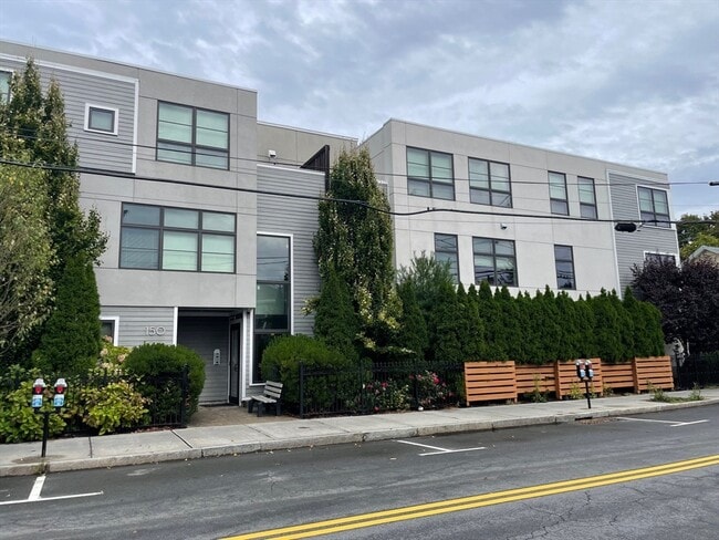 Building Photo - 150 Adams St