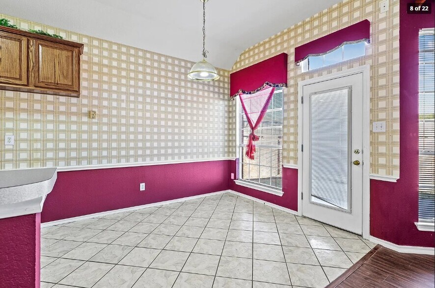 Building Photo - 2127 Ballycastle Dr