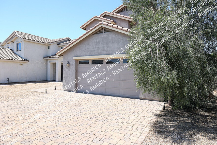 Building Photo - 11862 N 79th Dr