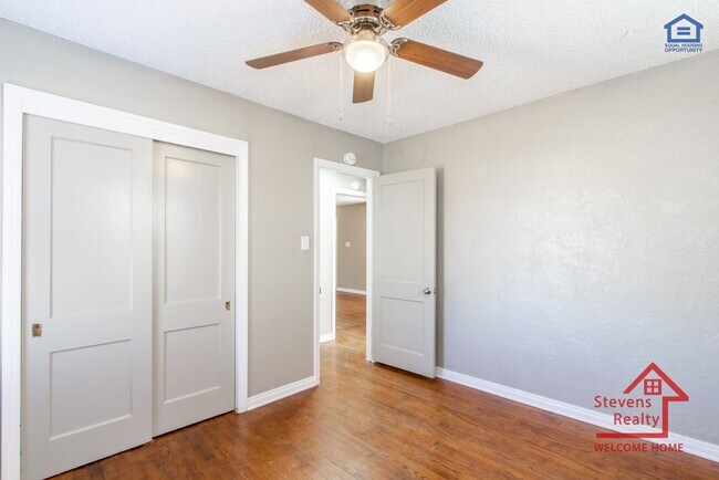 Building Photo - 2524 Prentice NW