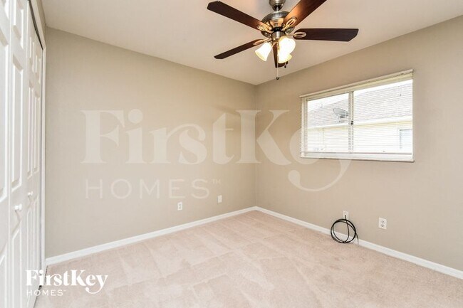 Building Photo - 2014 NW 16th Pl