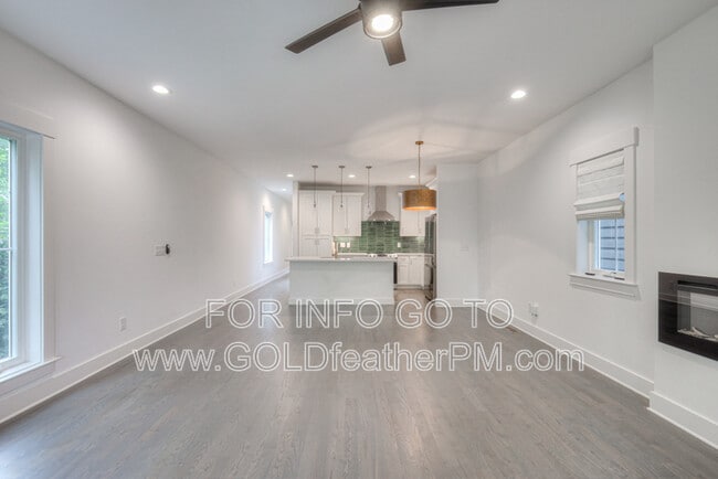Building Photo - 709 23rd St