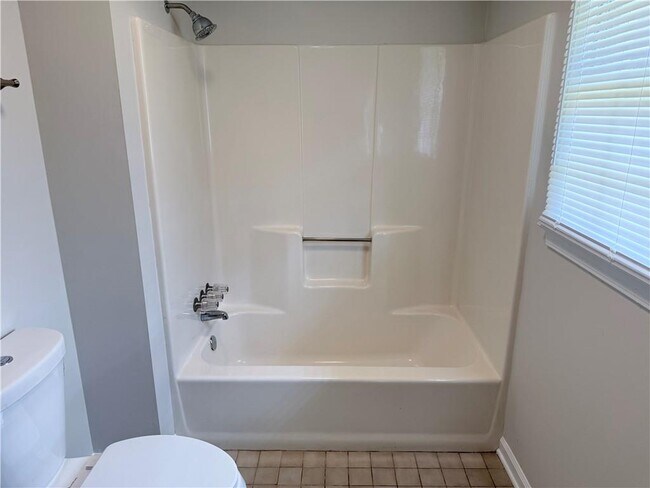 Building Photo - 40 Salem Ridge